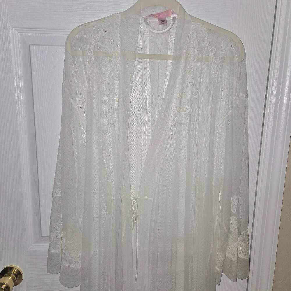 Victoria's Secret Elegant Sheer White Robe With Lace Detail – Bridal